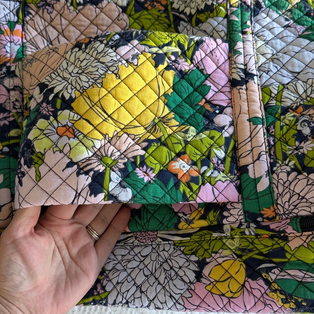 Vera Bradley Multicolor Floral Quilted Travel Bag - Picture 6 of 9